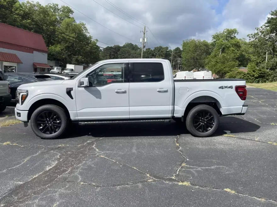 2025 Ford F-150 Lariat photo 1