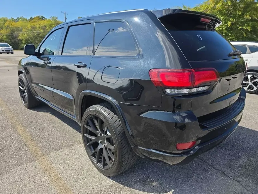 2018 Jeep Grand Cherokee Laredo photo 1