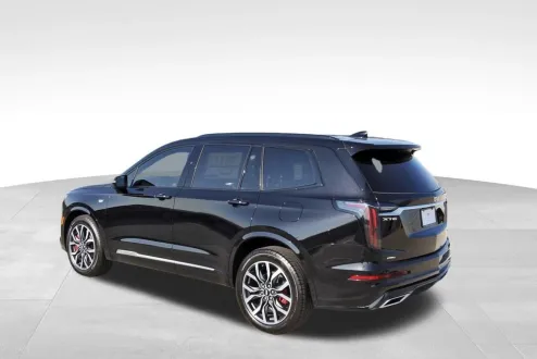 2025 Cadillac XT6 Sport photo 3