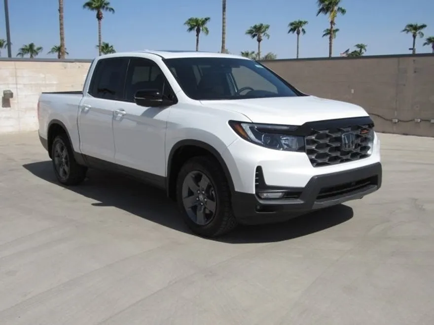 2025 Honda Ridgeline TrailSport photo 1