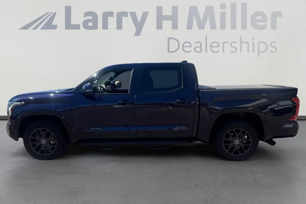 2023 Toyota Tundra Platinum photo 1