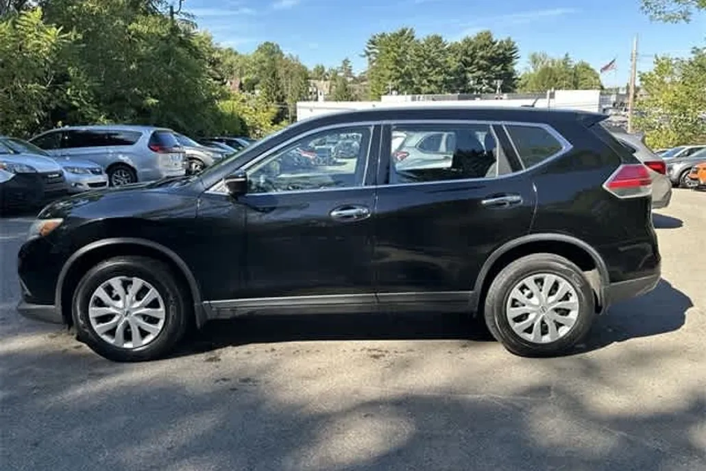 2015 Nissan Rogue S photo 1