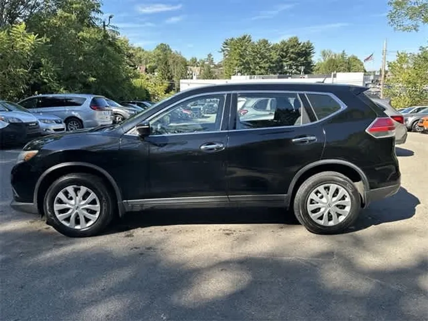 2015 Nissan Rogue S photo 1