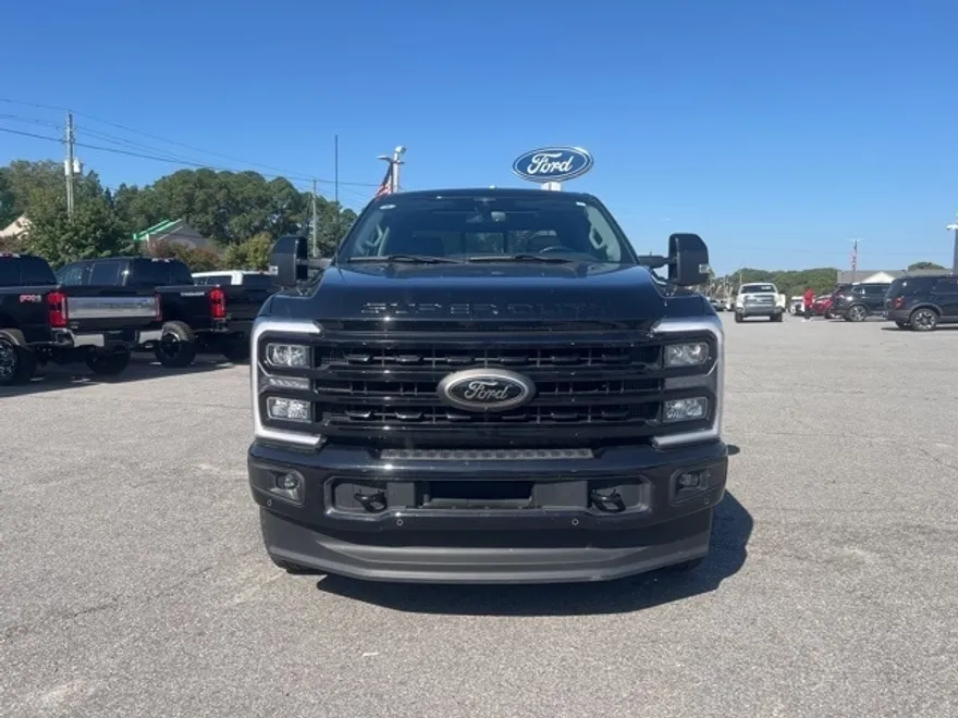 2023 Ford F-250 photo 1