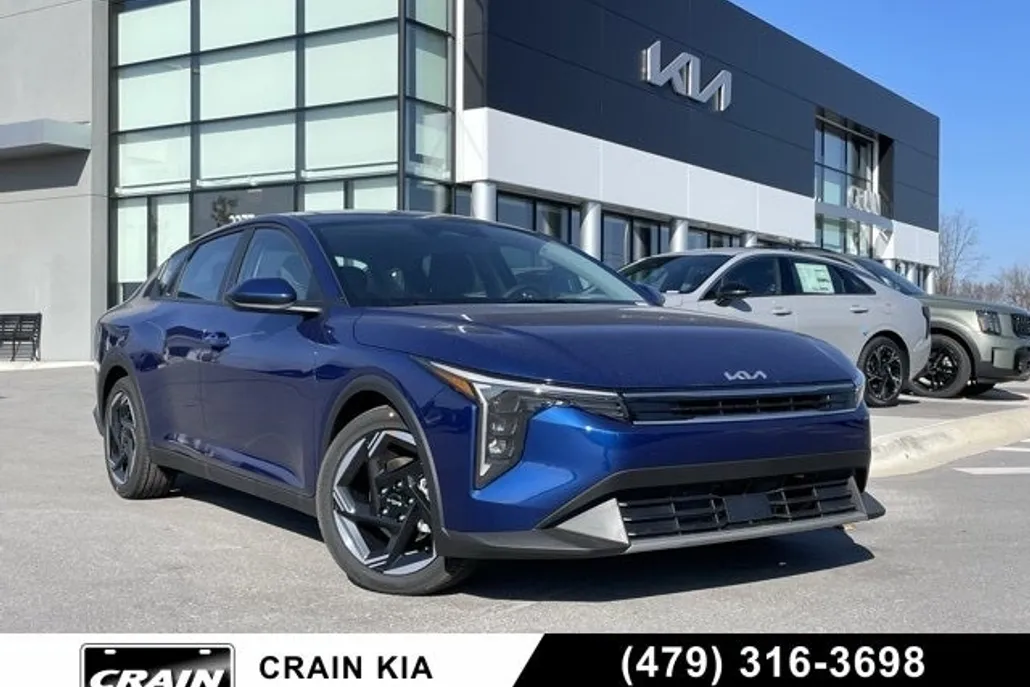 2025 Kia K4 EX photo 1