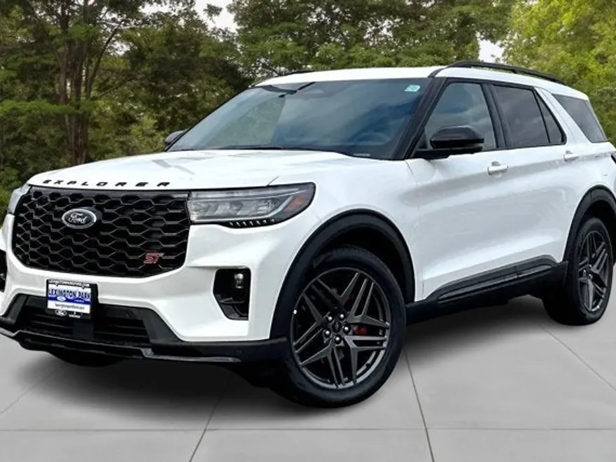 2025 Ford Explorer ST photo 1