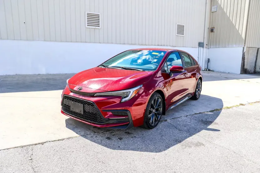 2025 Toyota Corolla SE photo 1