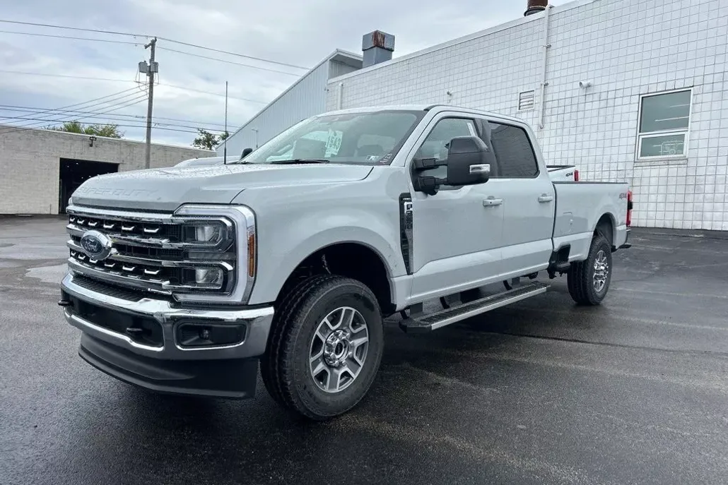 2026 Ford F-350 Lariat photo 1