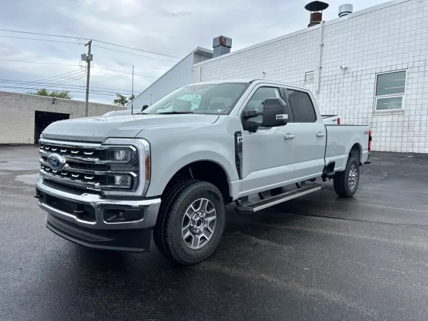 2026 Ford F-350 Lariat photo 1