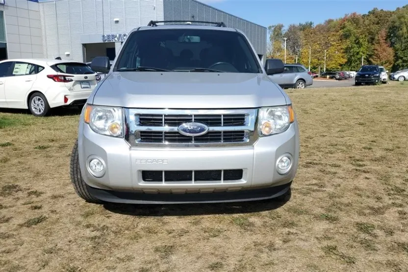 2009 Ford Escape XLT photo 1