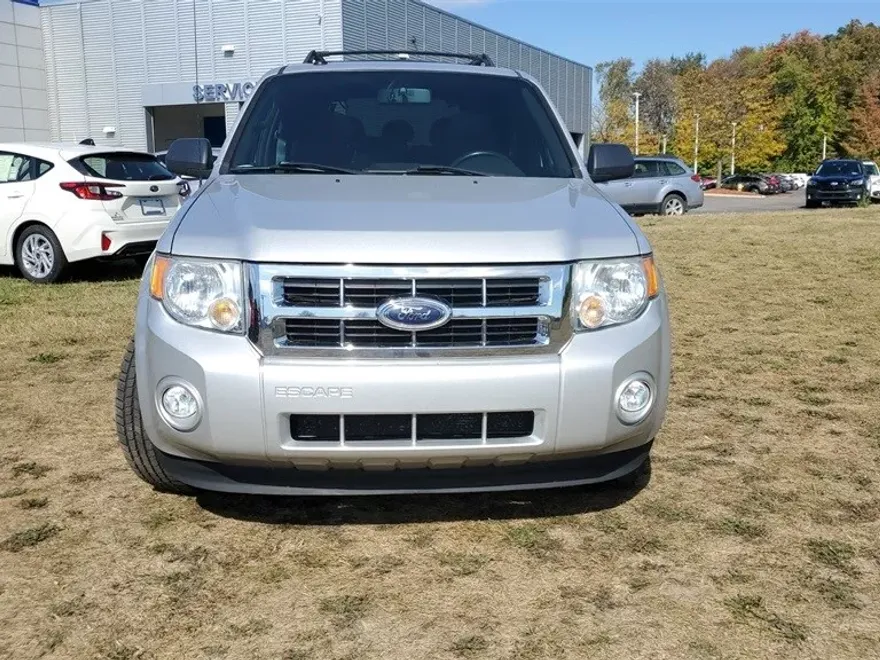 2009 Ford Escape XLT photo 1