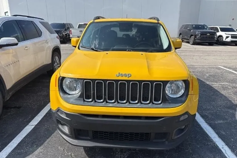 2016 Jeep Renegade Latitude photo 1