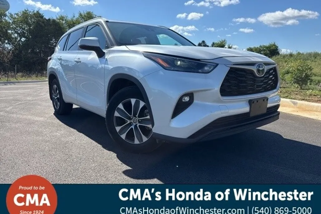 2023 Toyota Highlander L photo 1