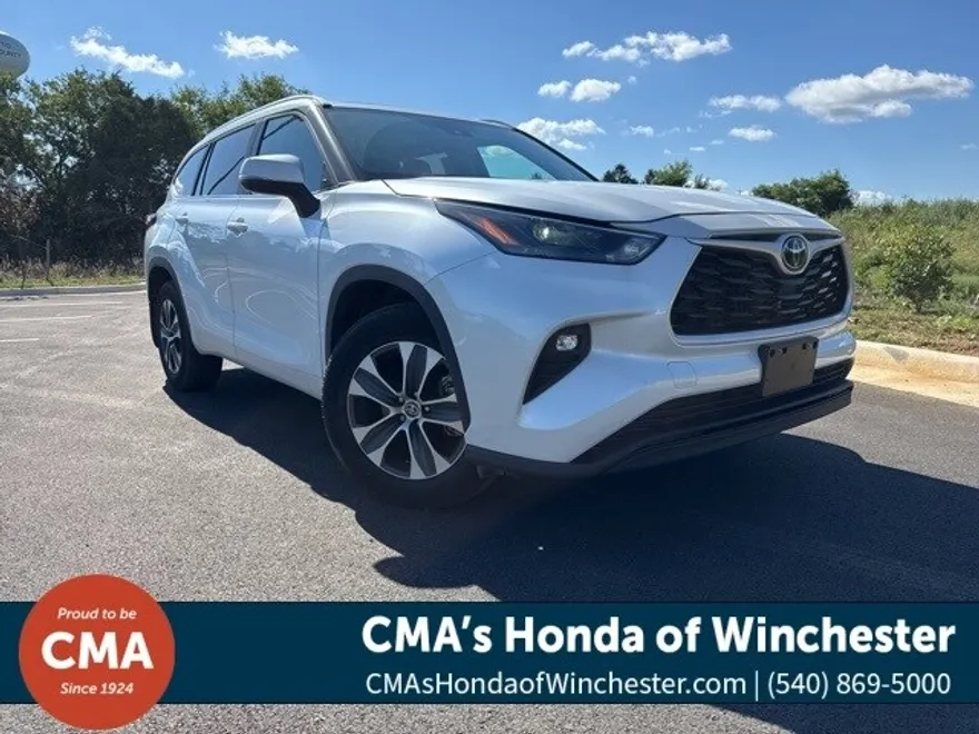 2023 Toyota Highlander L photo 1