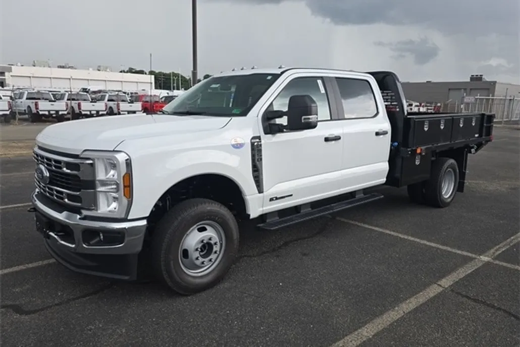 2025 Ford F-350 XL photo 1