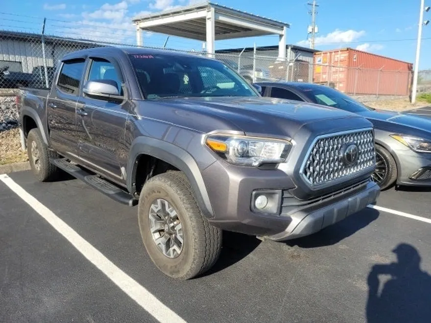2019 Toyota Tacoma TRD Off-Road V6 photo 1