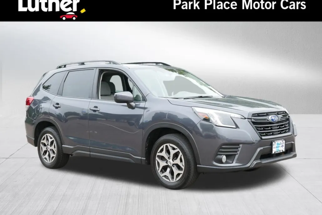 2022 Subaru Forester Premium photo 1