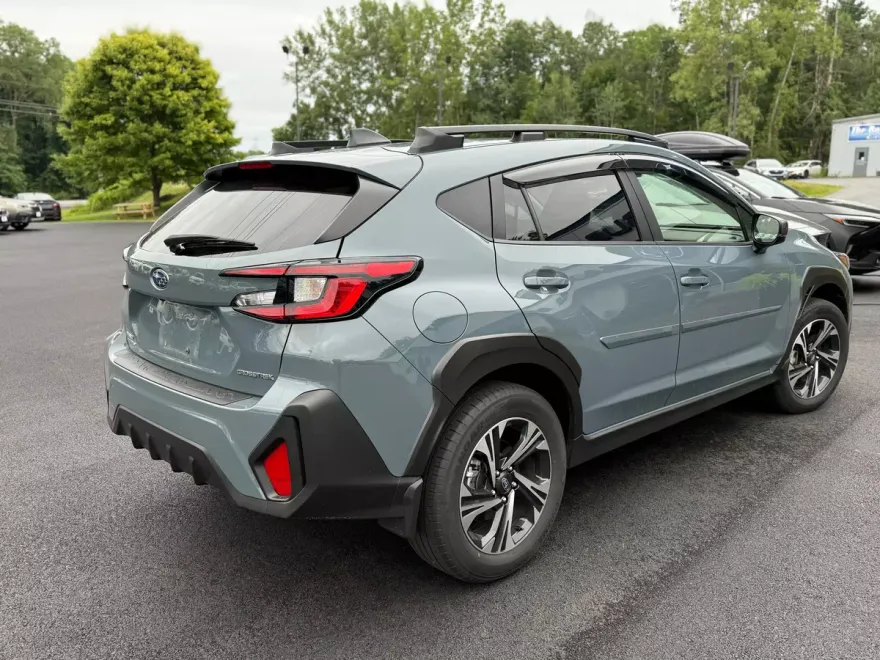 2024 Subaru Crosstrek Premium photo 1