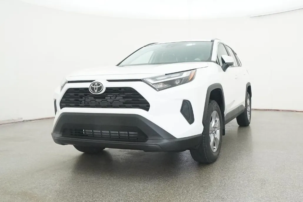 2025 Toyota RAV4 XLE photo 1