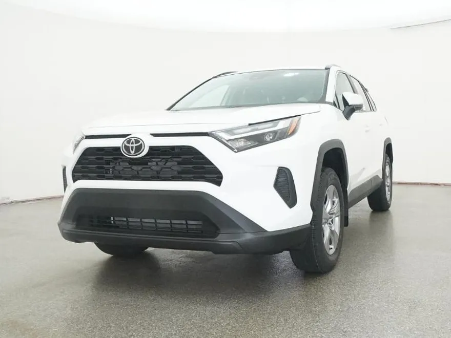 2025 Toyota RAV4 XLE photo 1