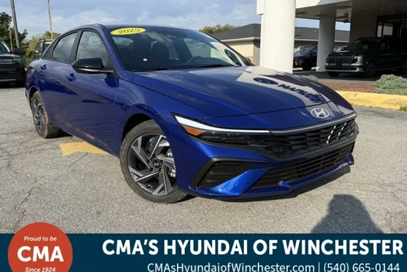 2025 Hyundai Elantra SEL Sport photo 1