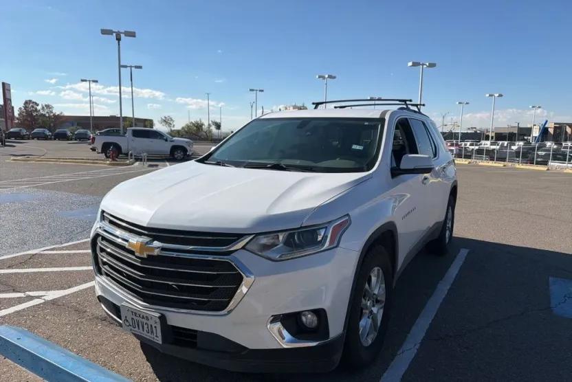 2020 Chevrolet Traverse 1LT photo 1