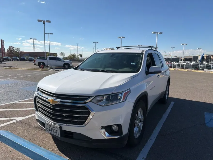 2020 Chevrolet Traverse 1LT photo 1