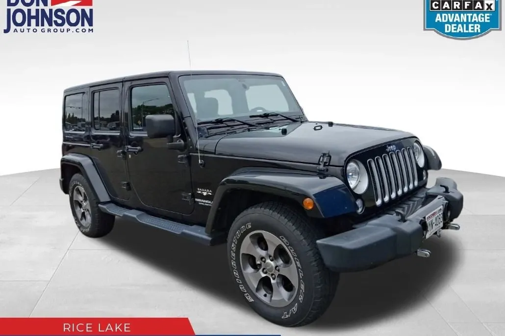 2016 Jeep Wrangler Unlimited Sahara photo 1