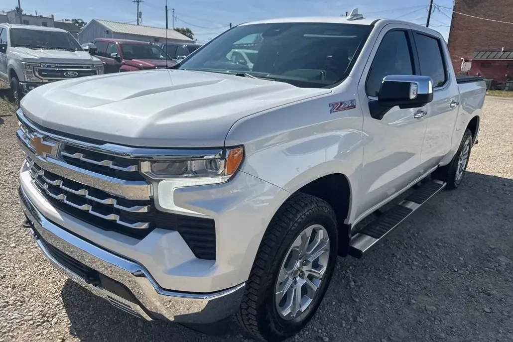 2022 Chevrolet Silverado 1500 LTZ photo 1