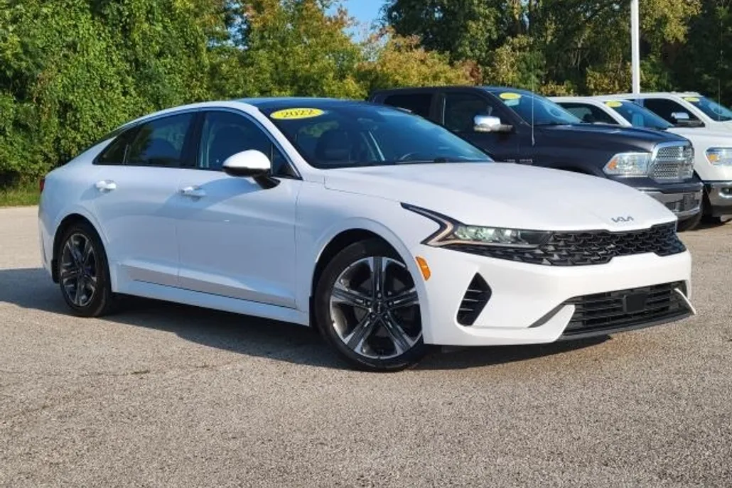 2022 Kia K5 EX photo 1