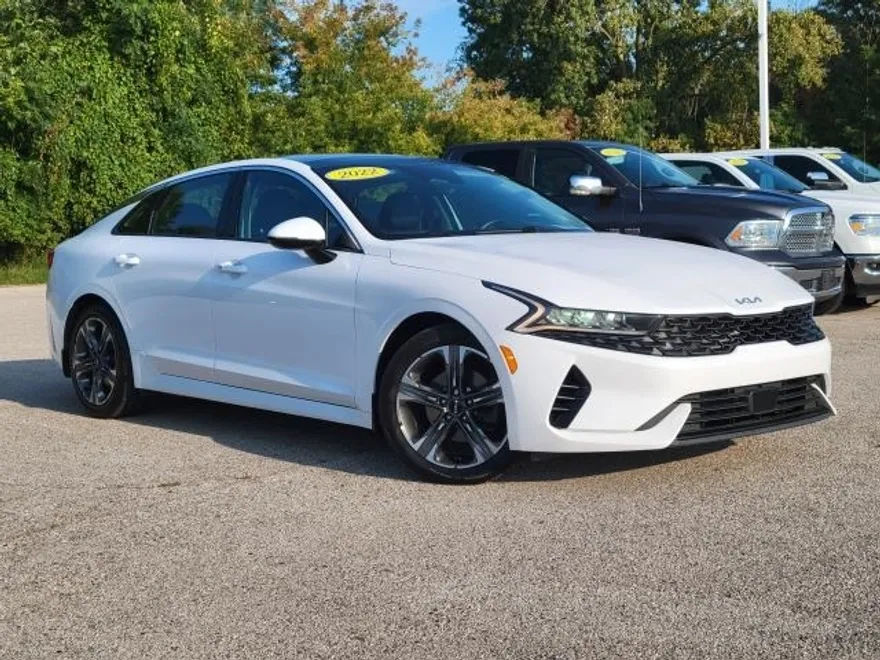 2022 Kia K5 EX photo 1