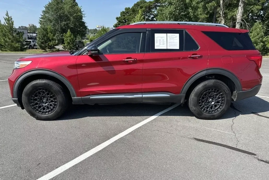 2020 Ford Explorer Platinum photo 1