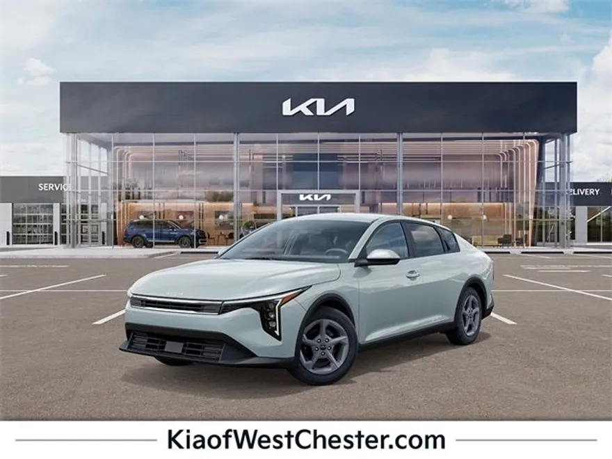 2025 Kia K4 LXS photo 1