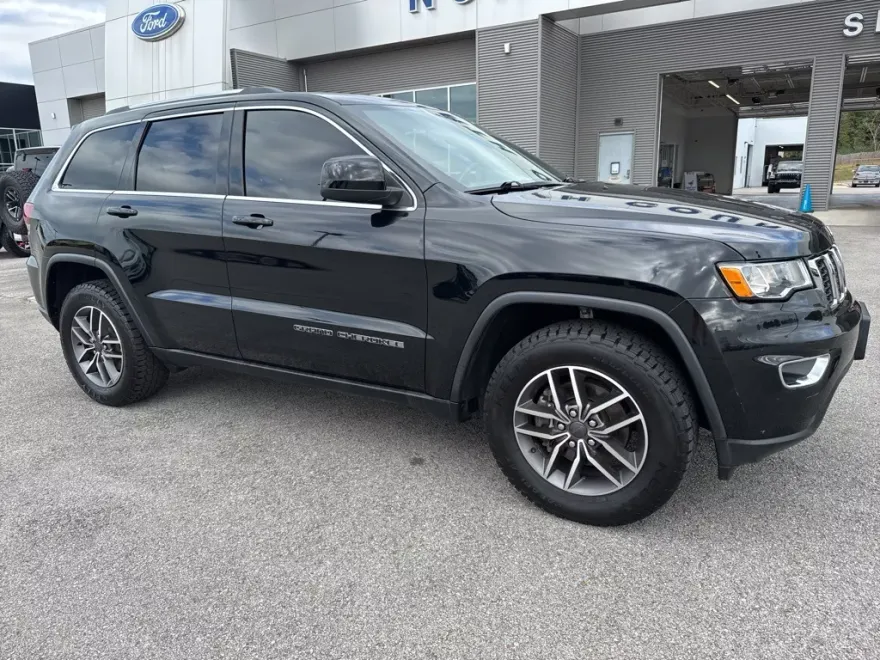 2020 Jeep Grand Cherokee Laredo E photo 1