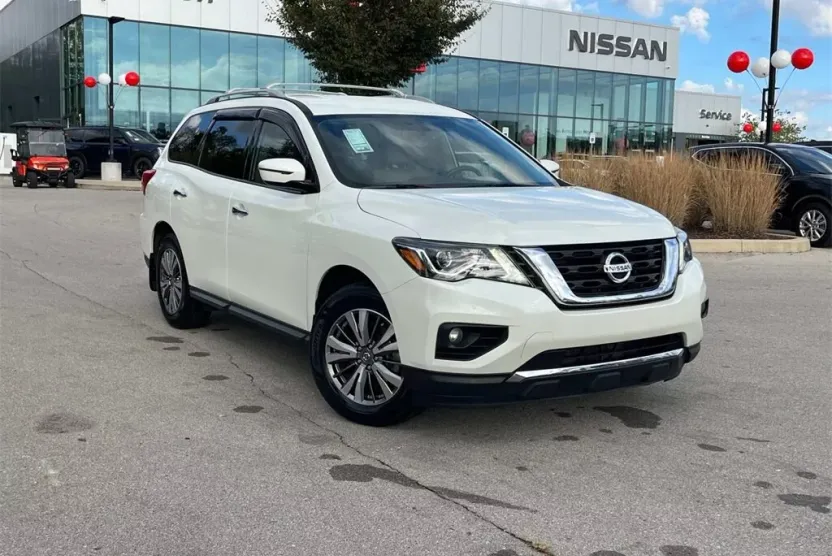 2020 Nissan Pathfinder SV photo 1
