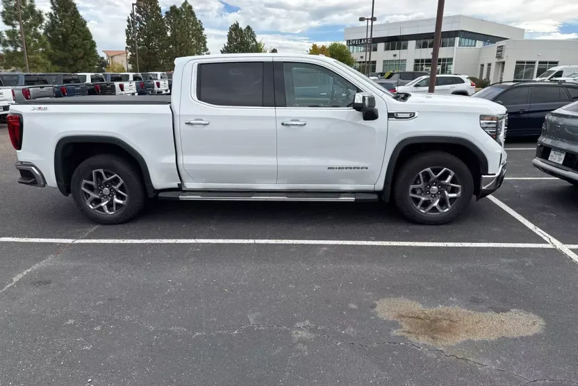 2024 Gmc Sierra 1500 SLT photo 1