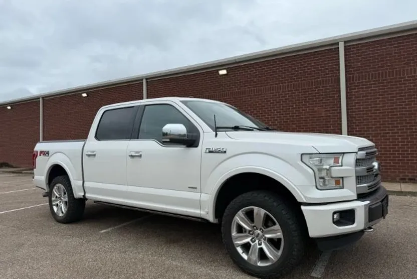 2016 Ford F-150 Platinum photo 1