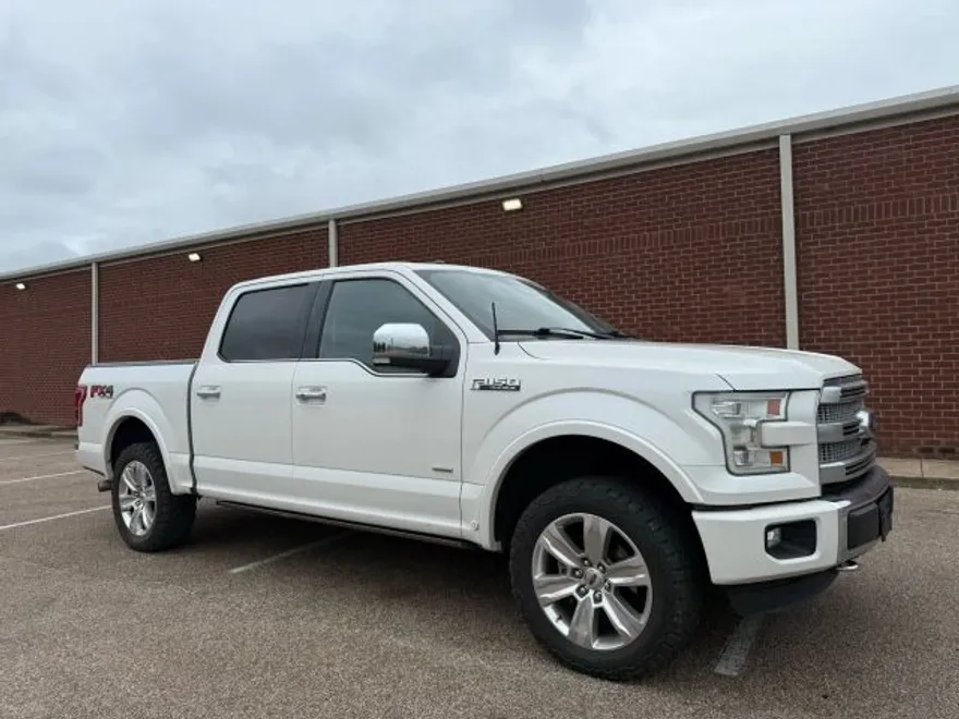 2016 Ford F-150 Platinum photo 1