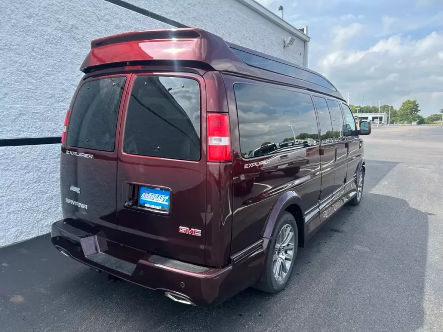 2025 Gmc Savana photo 1