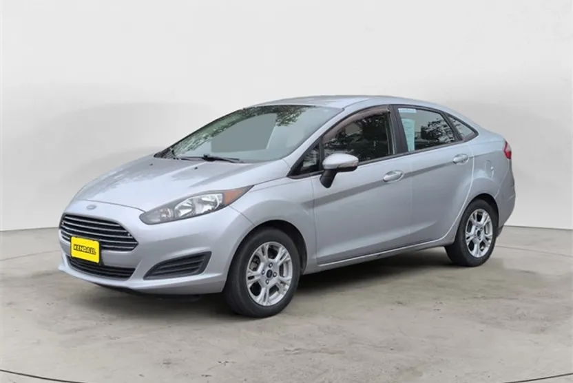 2015 Ford Fiesta SE photo 1