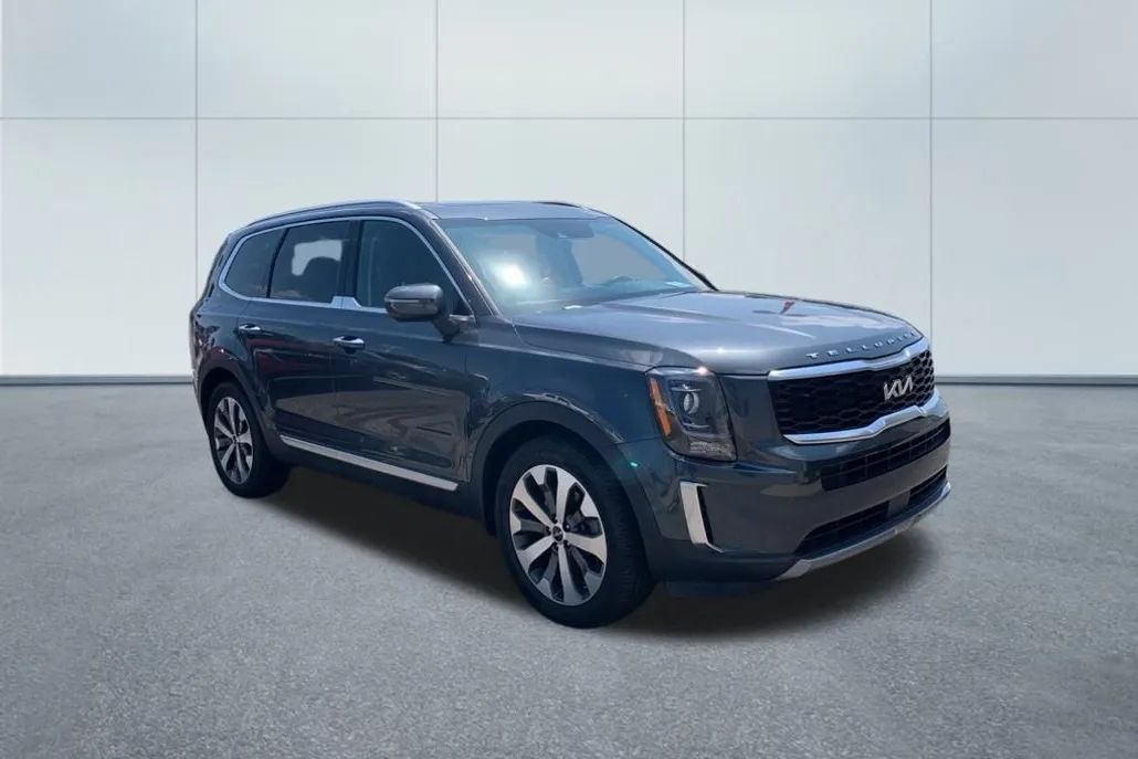 2022 Kia Telluride S photo 1