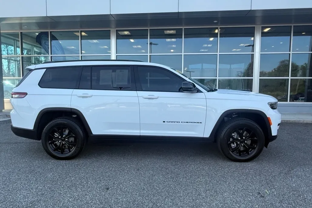 2025 Jeep Grand Cherokee Altitude X photo 1