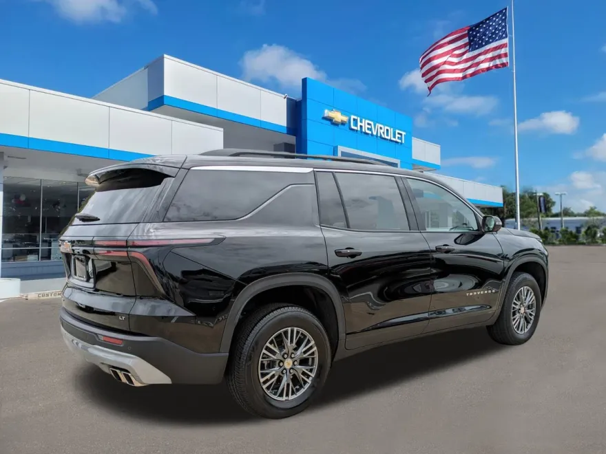 2024 Chevrolet Traverse photo 1