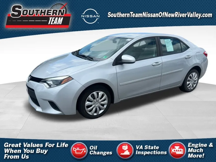 2014 Toyota Corolla LE photo 1