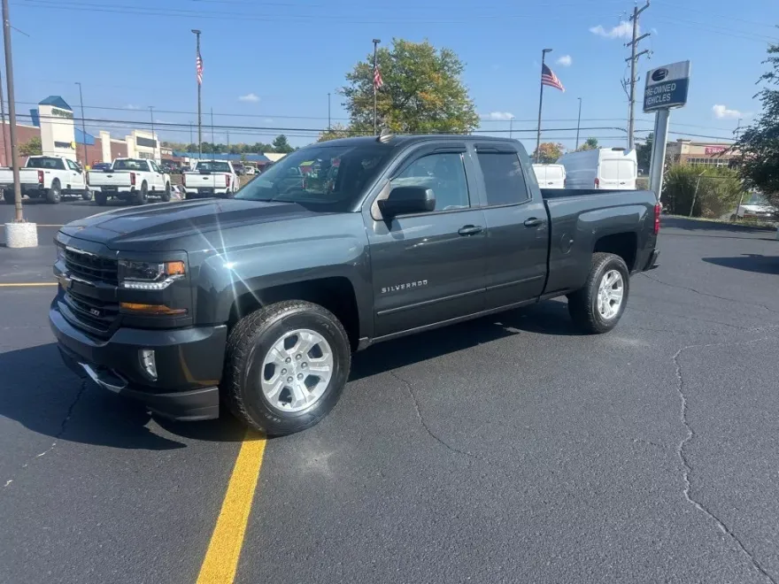 2018 Chevrolet Silverado 1500 LT2 photo 1