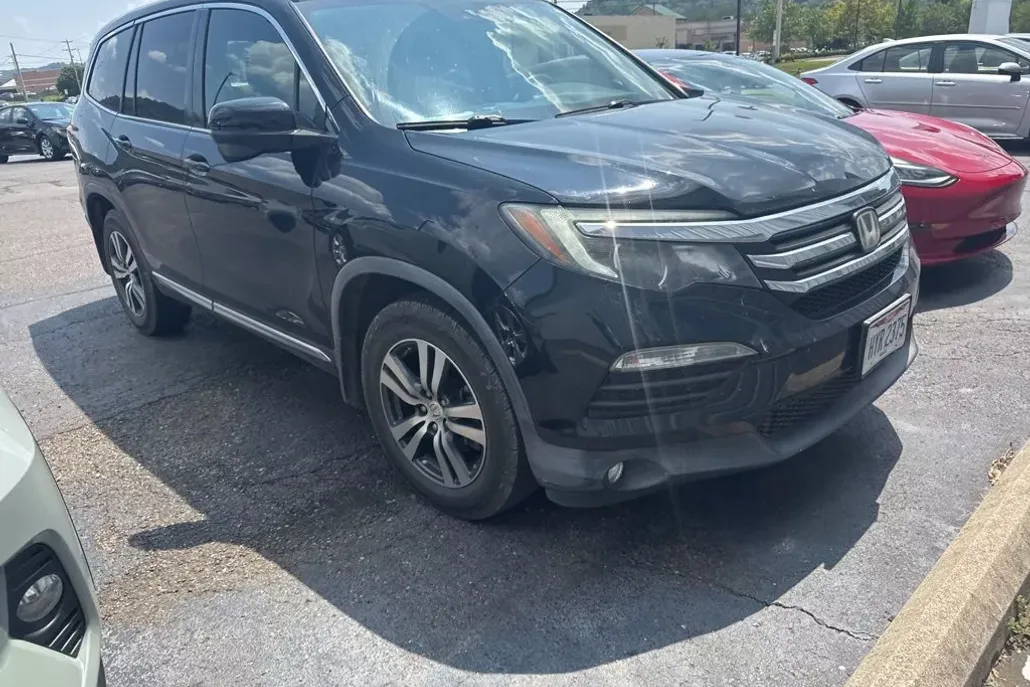 2016 Honda Pilot EX-L photo 1