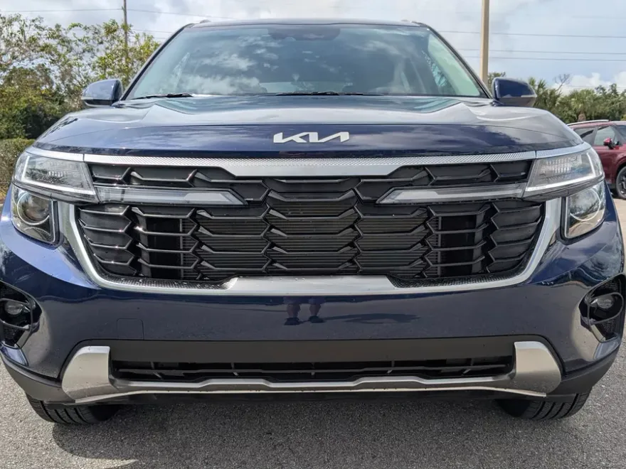 2026 Kia Seltos EX photo 1