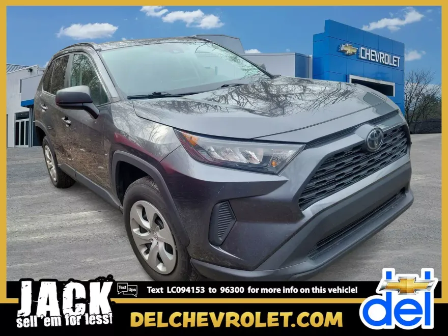 2020 Toyota RAV4 LE photo 1