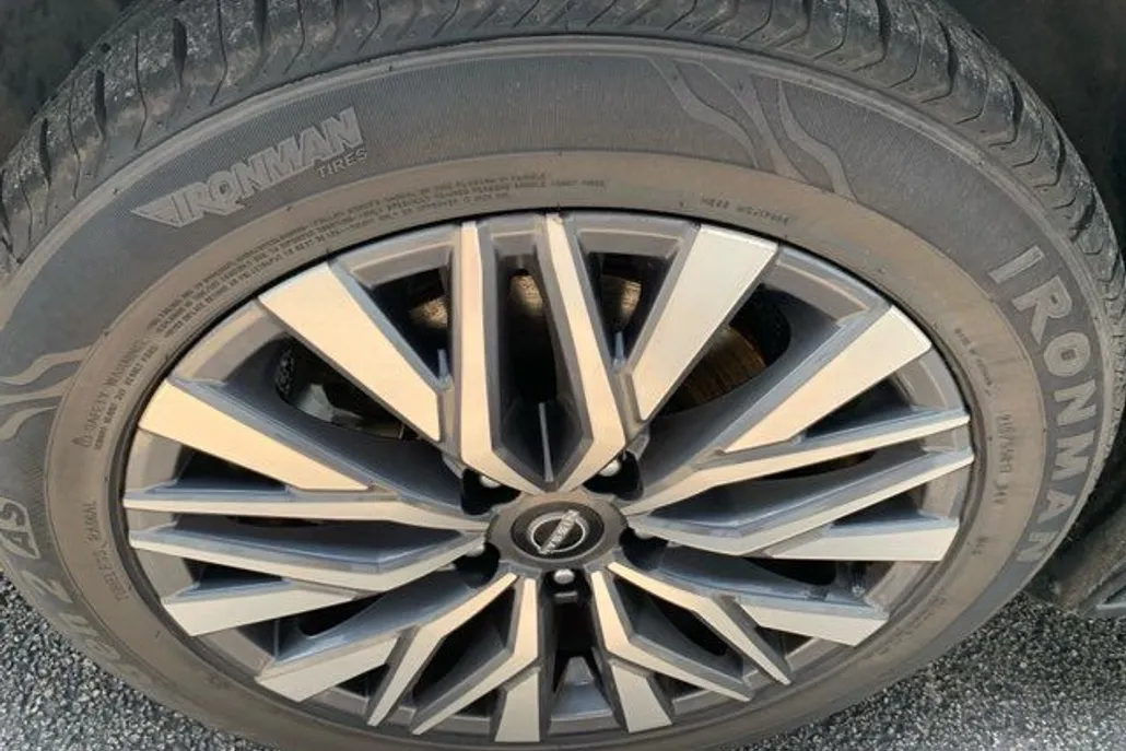 2023 Nissan Altima 2.5 SV photo 1
