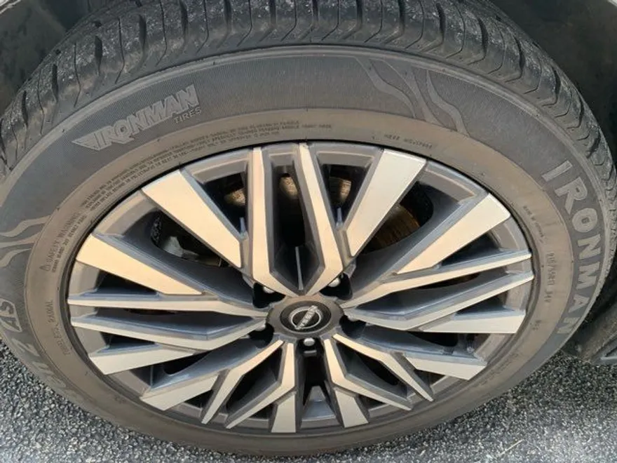 2023 Nissan Altima 2.5 SV photo 1